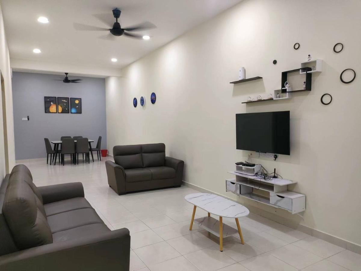 My Homestay Sitiawan - Astronaut Space House 8 Pax Extérieur photo