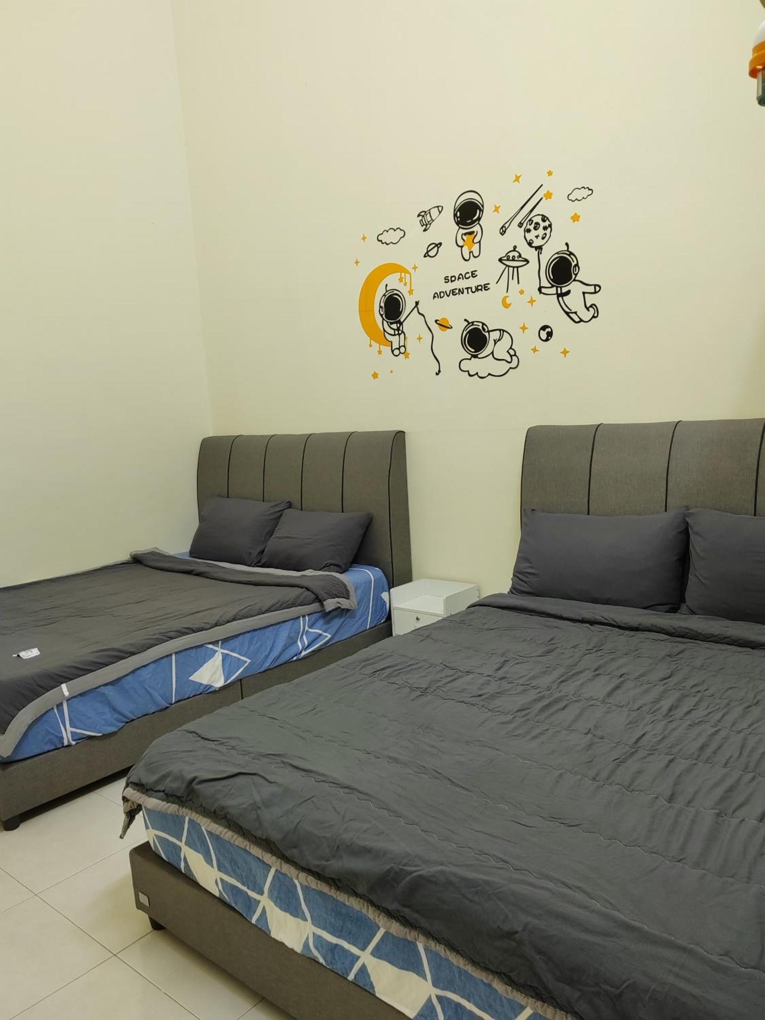 My Homestay Sitiawan - Astronaut Space House 8 Pax Extérieur photo